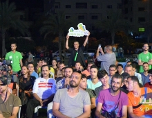جوال تعرض مباراة نصف نهائي كأس العالم بساحة الكتيبة غرب غزة