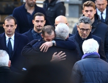 وداعا أستوري- إيطاليا تودع قائد فيورينتينا في جنازة مهيبة