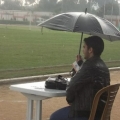 هشام معمر اثناء التعليق تحت المطر