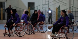 فلسطينيات من ذوي الاحتياجات الخاصة يشاركن في بطولة كرة السلة على الكراسي المتحركة في مدينة غزة