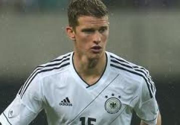 لارس بيندر لاعب المنتخب الألماني