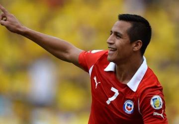 سانشيز بقميص المنتخب التشيلي