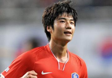 كي سونغ يوينغ لاعب منتخب كوريا الجنوبية