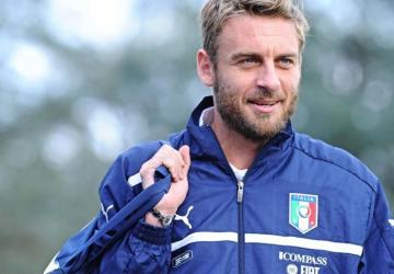 دي روسي لاعب خط وسط المنتخب الايطالي 