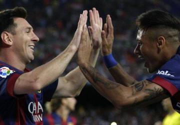 نيمار وميسي لاعبا برشلونة الاسباني
