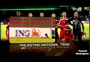 تسليم المنتخب الفلسطيني جائزة أفضل منتخب وطني في آسيا 2014