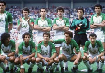 صورة جماعية للمنتخب الحزائري 1982
