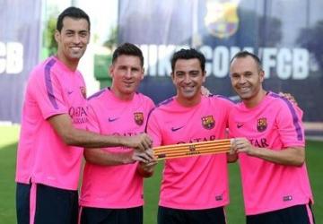 لاعبون فريق برشلونة الاسباني
