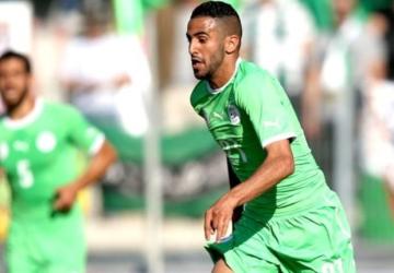 رياض محرز لاعب المنتخب الجزائري 