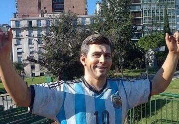 تخريب لتمثال ميسي في الأرجنتين