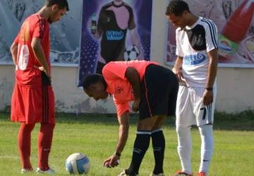 خلال استخدام الرذاذ فى ملعب رفح البلدي ببطولة 