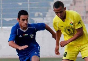 اللاعب علاء عريقات يسارا