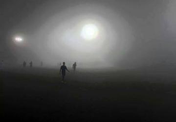اثناء توقف المباراة بملعب ماجد اسعد