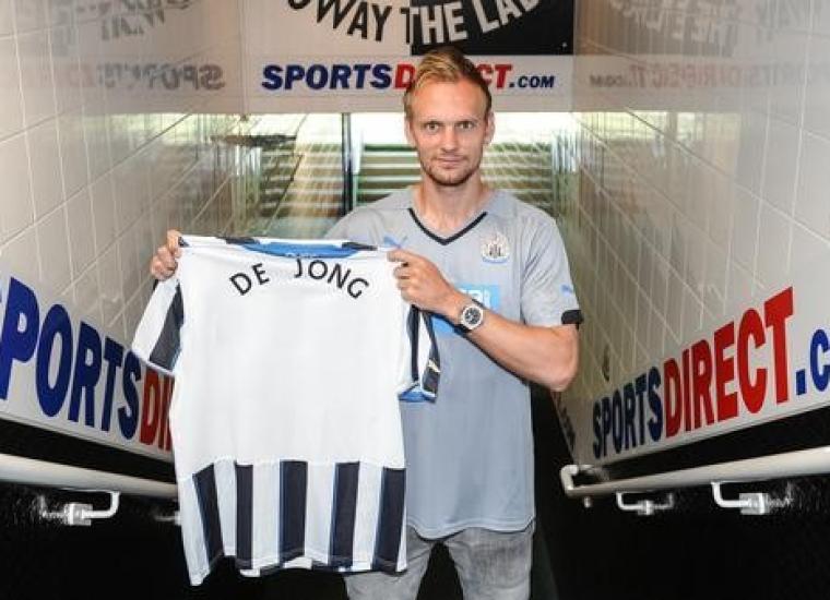 اللاعب الهولندي سيم دي يونج