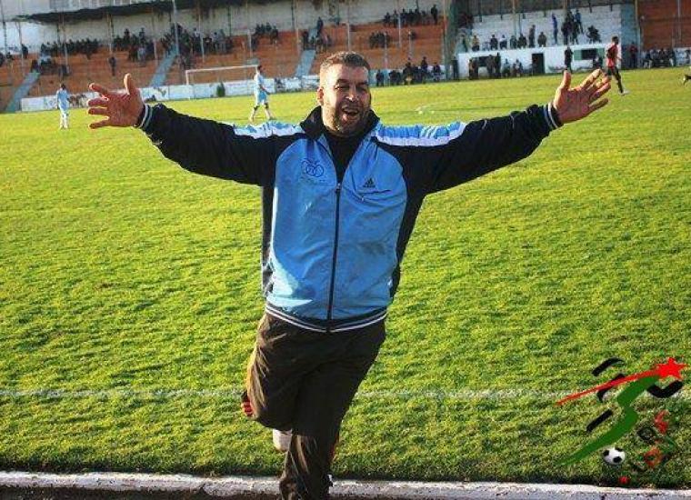 صور ارشفية للشهيد احمد دلول في ملعب اليرموك 