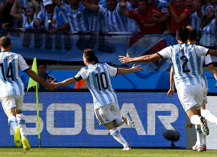 فرحة المنتخب الارجنتيني في الهدف
