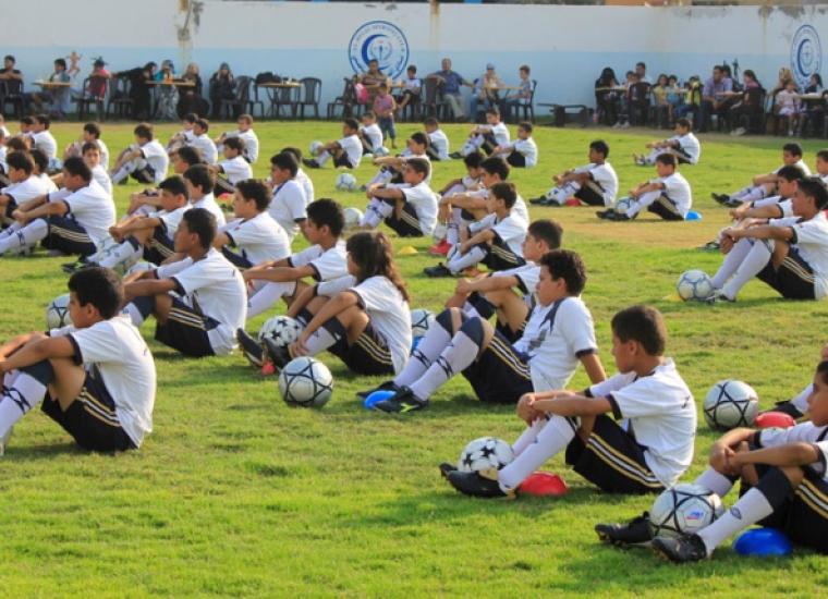 مدرسة الهلال لكرة القدم