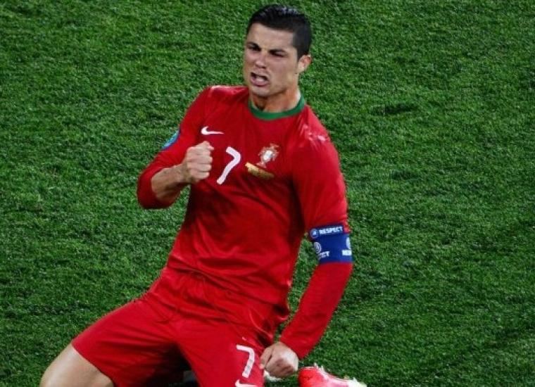 كريستيانو رونالدو نجم المنتخب البرتغالي