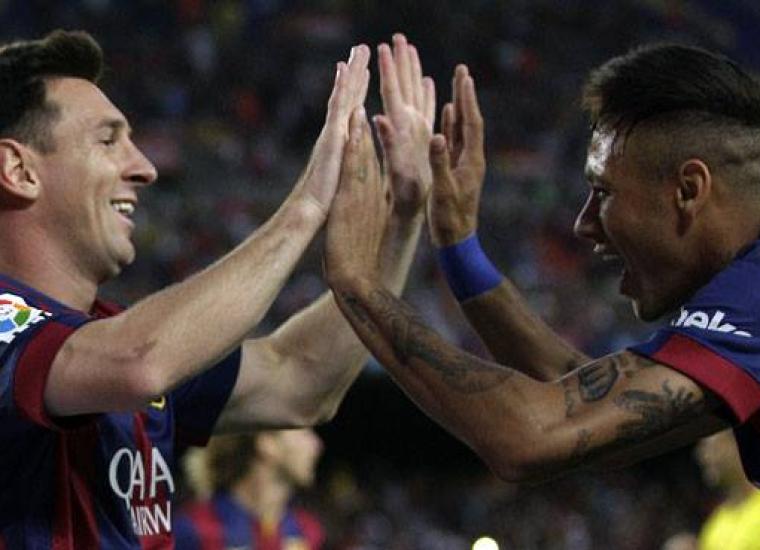 نيمار وميسي لاعبا برشلونة الاسباني